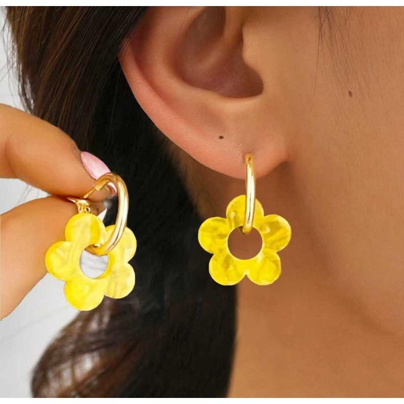 Modische Blume Ohrringe Damen Nischen Design Sinn Farbe Temperament Elegant Vielseitig Ohrringe