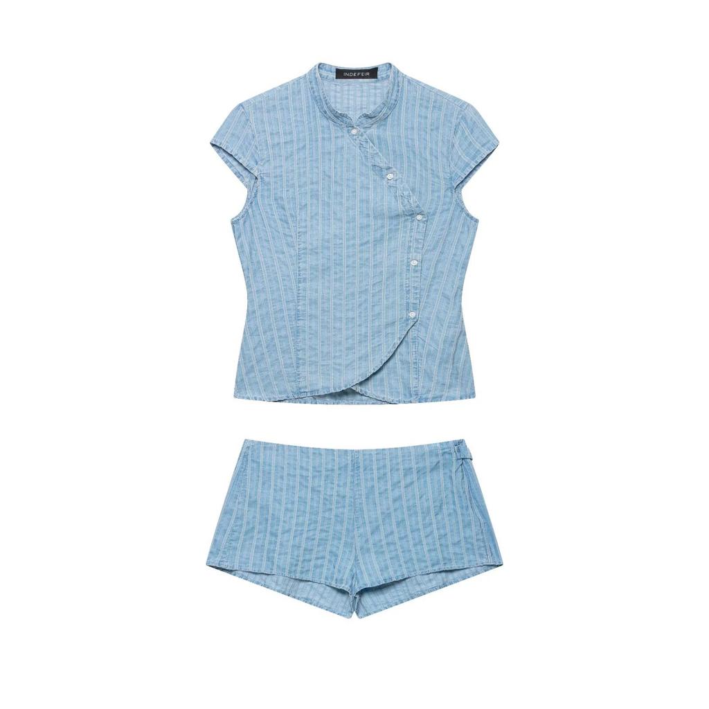 European and American style, wholesale women's clothing, fashionable striped double-breasted top + mini striped shorts