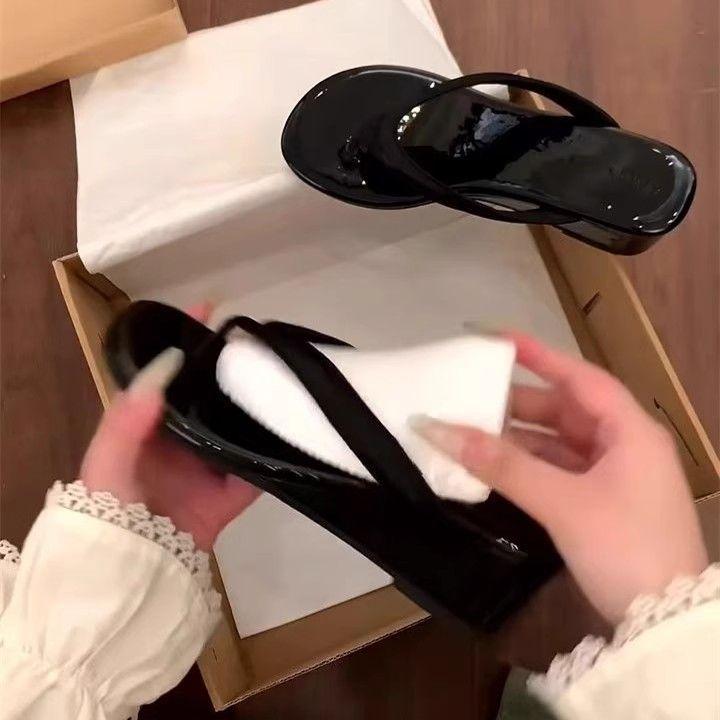 

Клиновидный каблук щипает ногу прохладные тапочки женские ощущение высокого класса для улицы новые шлепанцы летняя юбка 40 чёрный