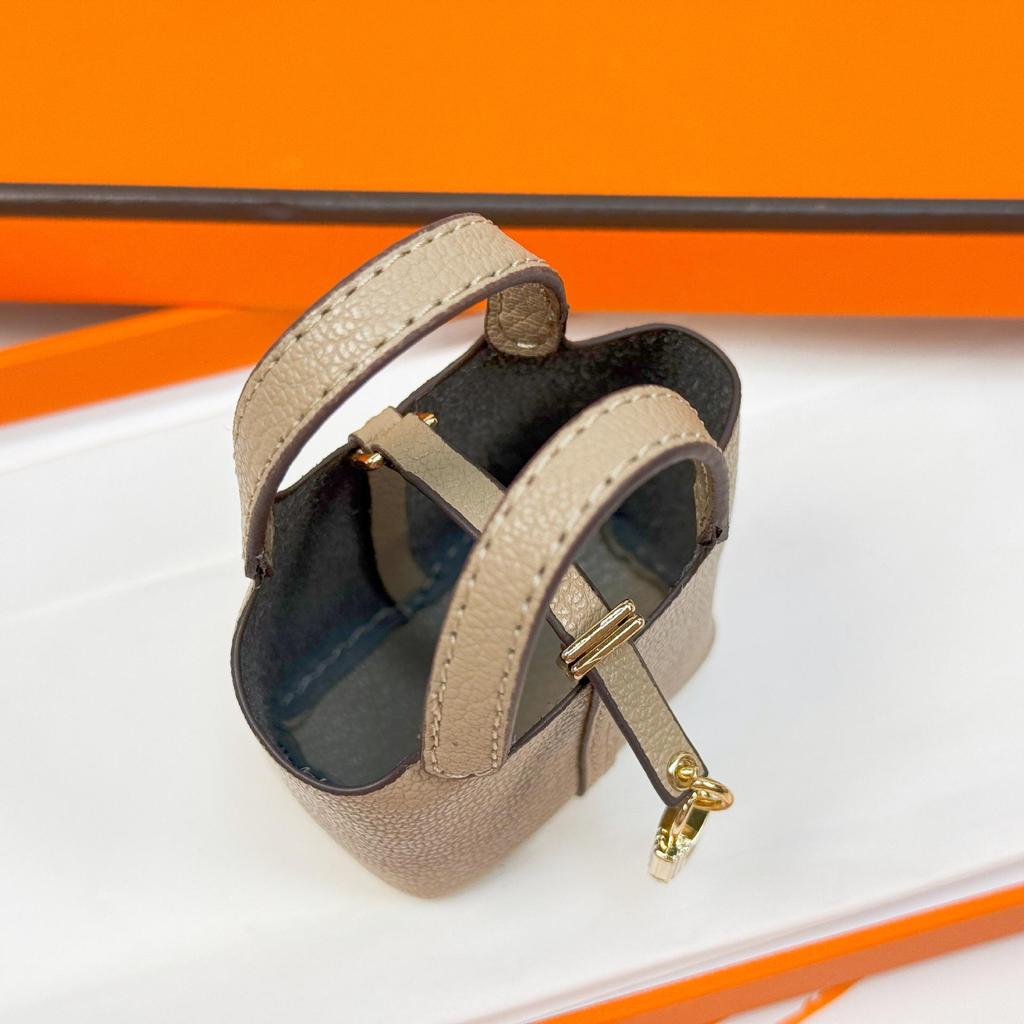 Women's Creative Leather Bag & Keychain Pendant – Cute Earphone Holder Accessory