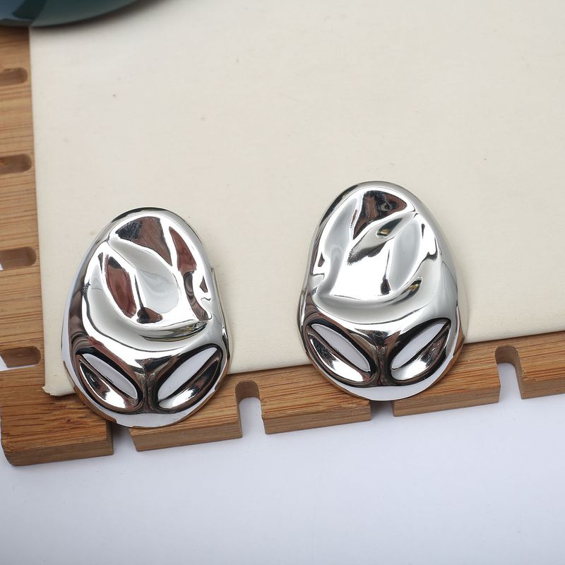 

European and American Niche Design Irregular Concave-Convex Glossy Earrings, High-End Exaggerated Ear Studs, Niche Earrings, Elegant Accessories Glossy Earrings (Non-Fading)
