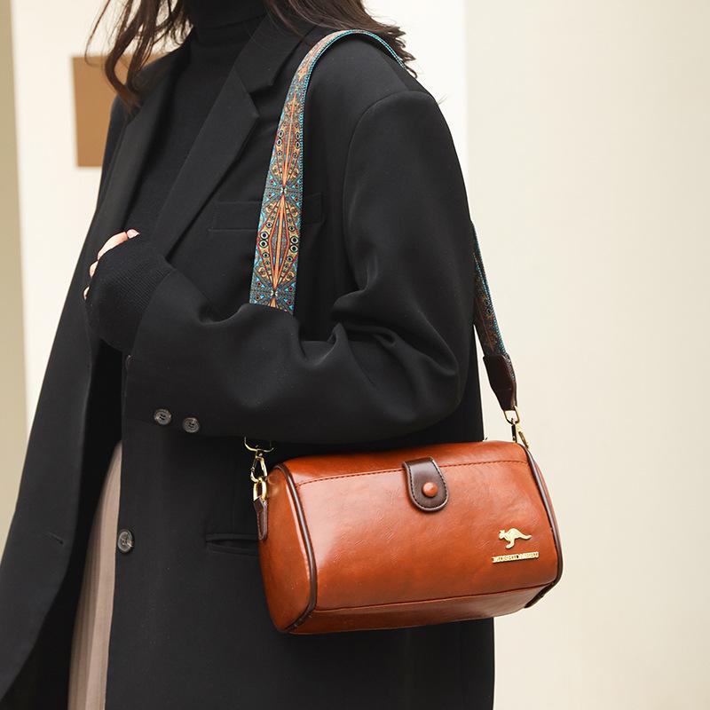 Simple and Fashionable Single-shoulder Crossbody Bag with Elegant and Spacious Design - Perfect Mom Bag