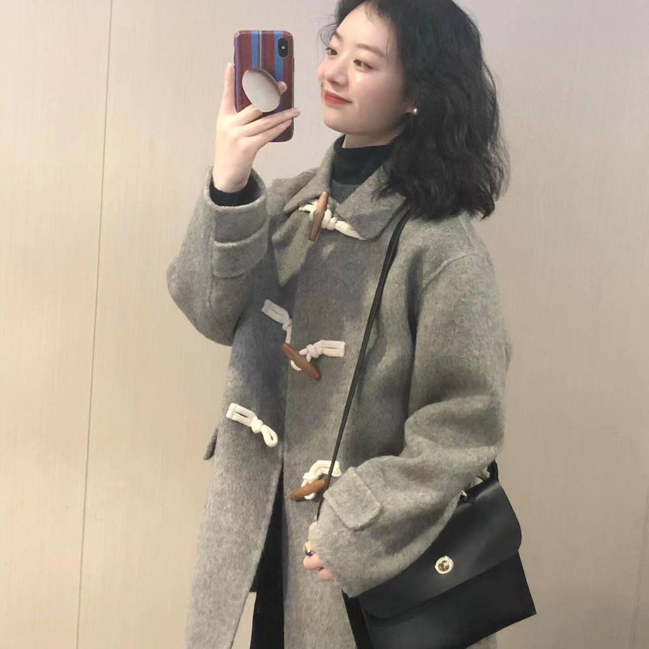 

Короткое шерстяное пальто женское зимнее в корейском стиле, куртка с роговыми пуговицами, высокое качество, маленького размера, верхняя одежда L серый