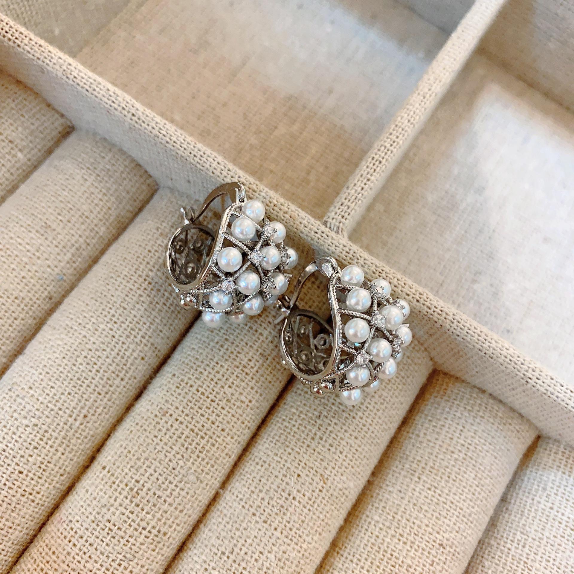 Temperament Hollow Pearl Earrings Women S 20 High-End Ear Buckles Niche Design Sense High-End Unique Earrings