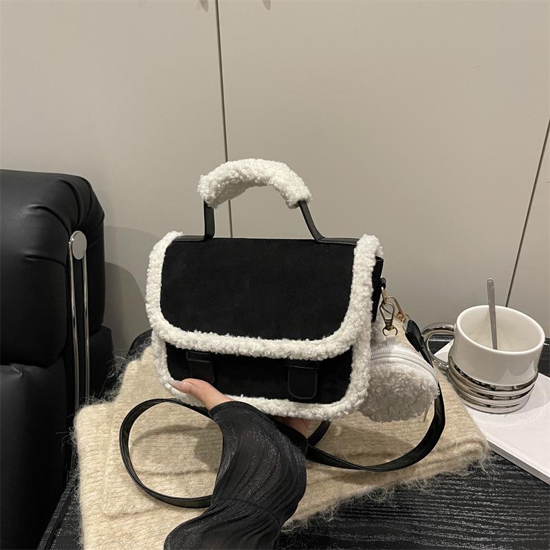 

Trendy Women Suede Crossbody Bag Hot Small Simple and Fnshi Able Shoulder Bag Texture Leisure and Versatile Storage Handbag