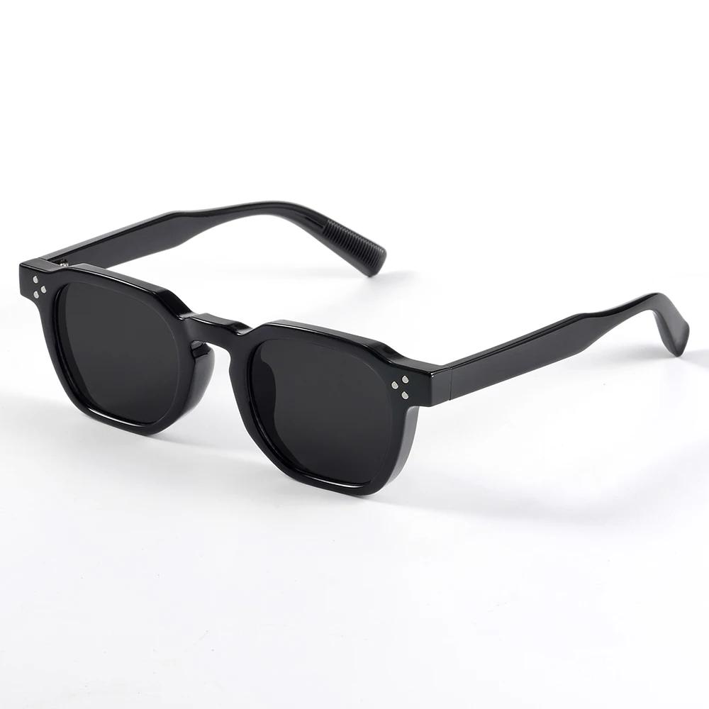  Square Rivets Sunglasses for Women Men Vintage Trend Trending Sun Glasses Ladies Beach Shades Male Female UV Protection