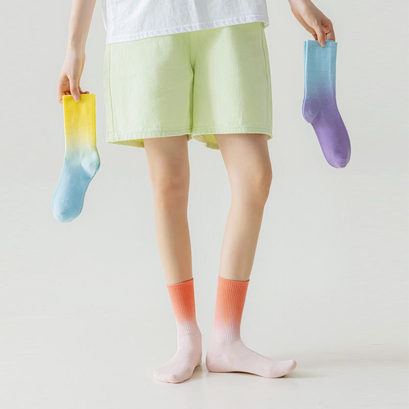 5 Pairs of Female Spring and Autumn Sports Color Gradient Color Tube Socks