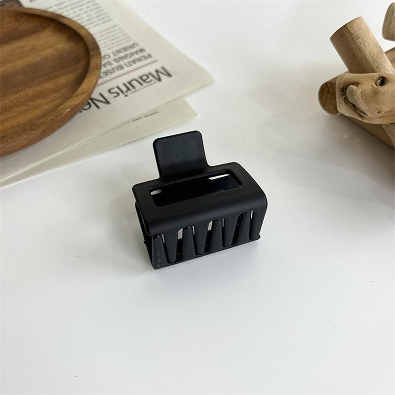 1Pcs Korean Coffee Beige Large Hair Claw Acrylic Hairpin Geometry Barrette Crab Hair Clips Headwear Womens Girl Hair Accessories