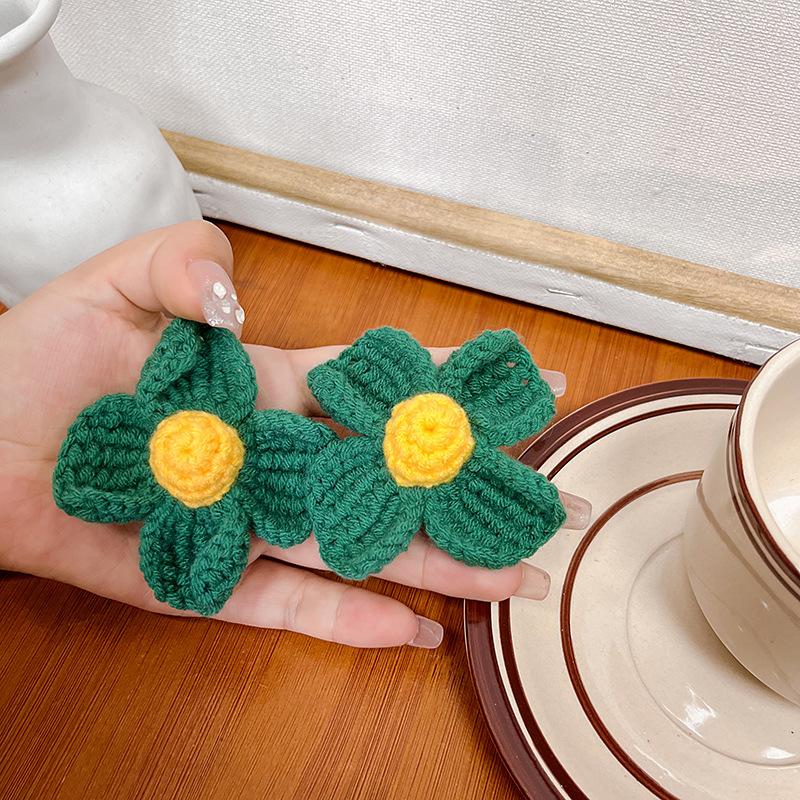 Plush Four-Leaf Clover Stud Earrings Autumn And Winter Handwoven Flower Small Fresh Earrings Women