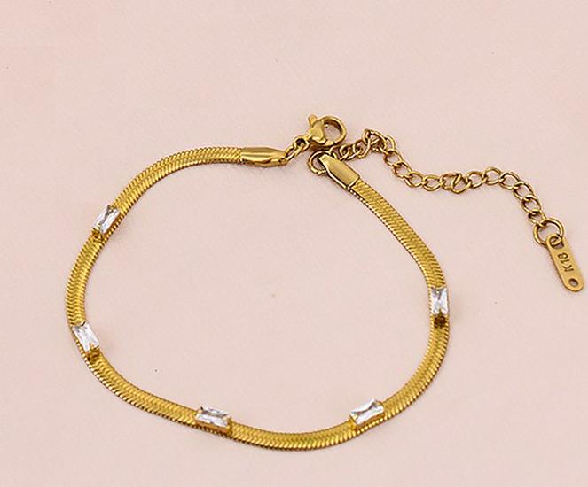 18K Gold Snake Bone Chain Necklace with Zirconia for Women – High-End Design Stainless Steel Collarbone Accessory YS162