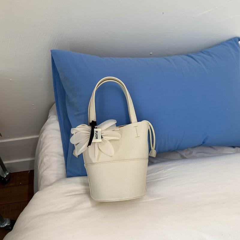 Handbag sense fashion shoulder commuter bag women's summer new versatile messenger popular bucket bag