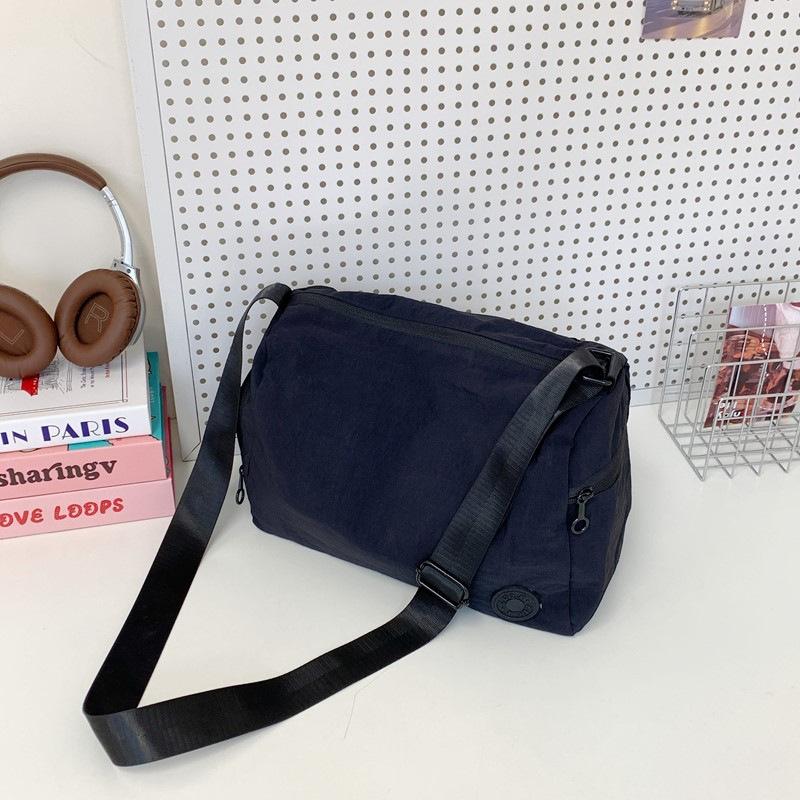 

Stylish large-capacity bag female college student commuting versatile class crossbody women s bag new casual simple shoulder bag
