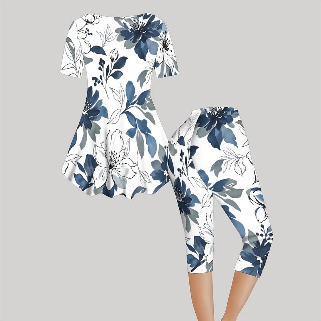 Women Plus Size Round Neck Short Sleeve Blue Floral Printed Flared Top And Capri Pants Two Piece Pajama Set