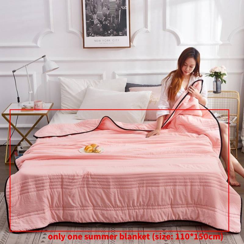 Modern Minimalist Polyester Cooling Blanket With Active Dyeing For Home Use