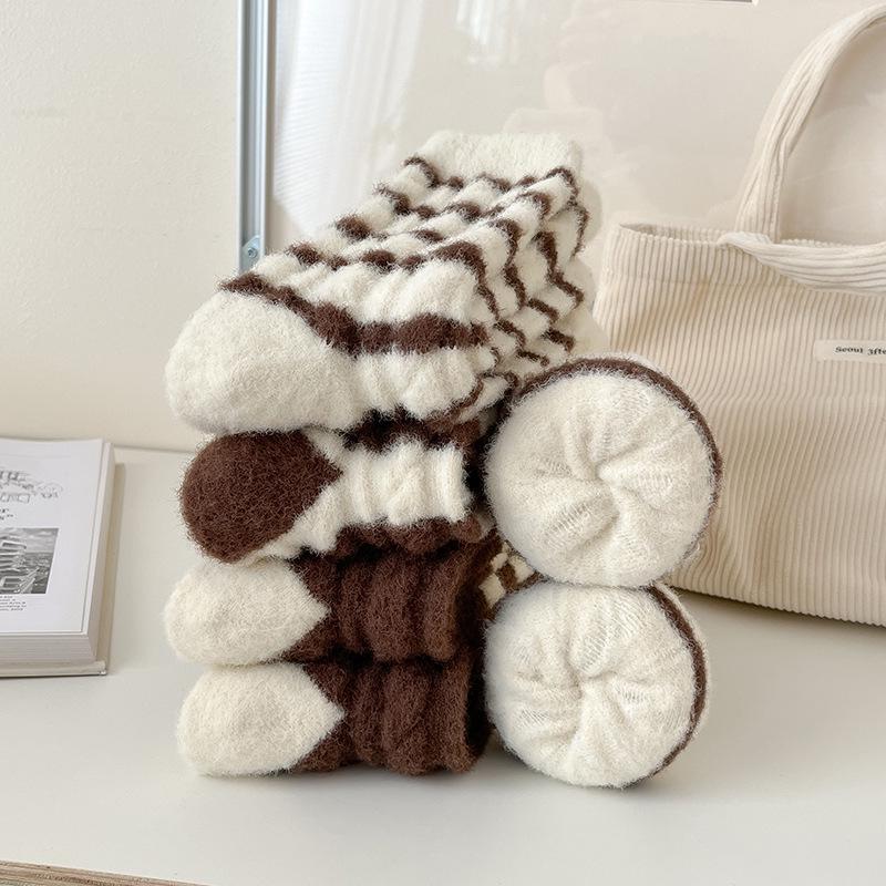 Dámské sametové ponožky s kávovým pruhem - Silné, měkké středně vysoké pro podzim/zimu