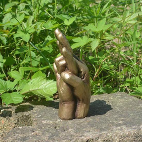 Holding Hands Statue Artistic Resin Sculpture Palm Gesture Design Ornament Metallic Texture Indoor Outdoor Decor