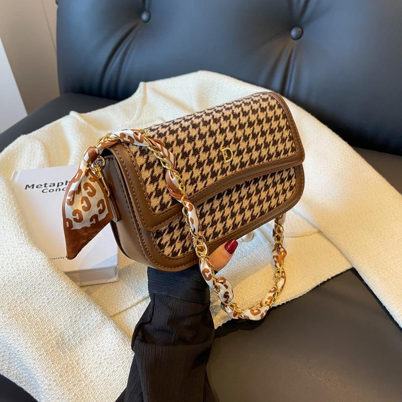 Autumn and Winter New Niche Design Contrasting Color Small Square Bag Versatile Single Shoulder Oblique Span Women's Bag