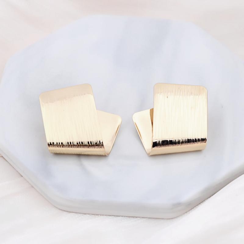 New Fashion Folded Small Earrings Uneven Square Women's Stud Earrings Unique Design Unusual Earrings for Female orecchini
