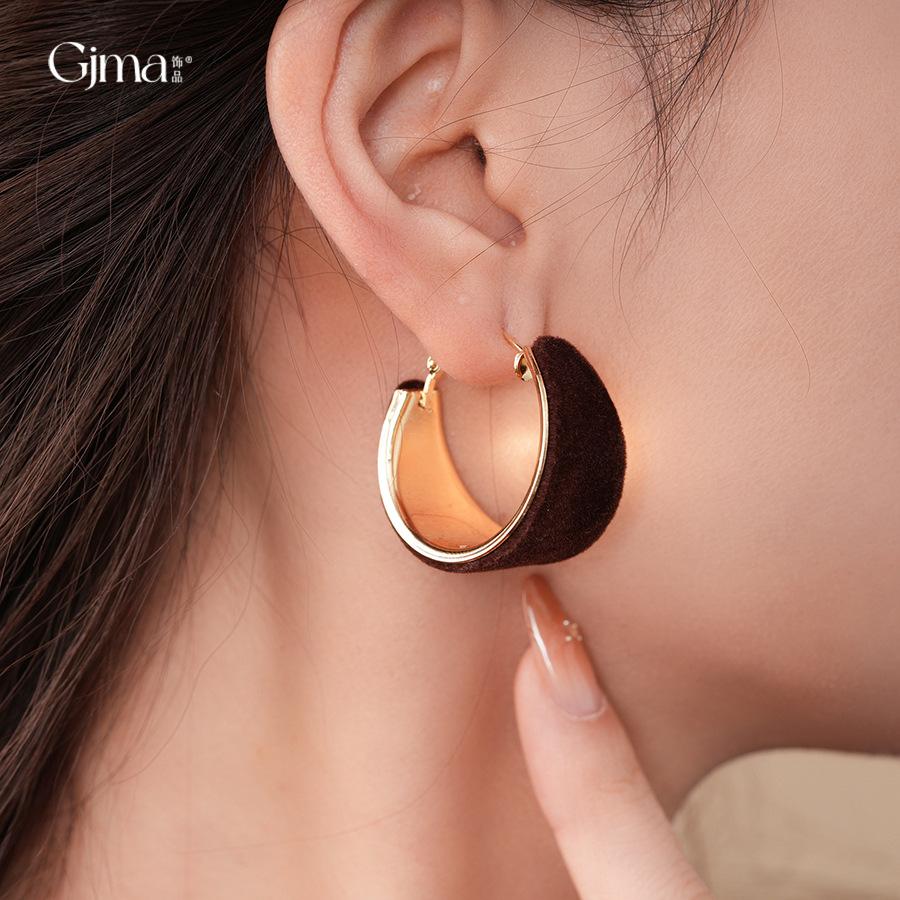 Silver Needle Autumn and Winter Retro Maillard Flocking Round Earrings Earrings Temperament Personalized Earrings