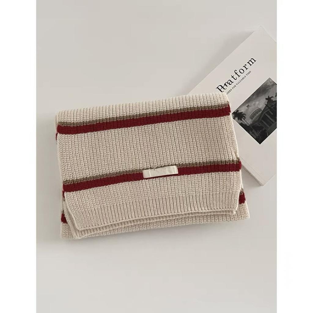 Gentle and versatile beige wool scarf women's winter warm Japanese contrasting color Christmas gift knitted scarf ins wind