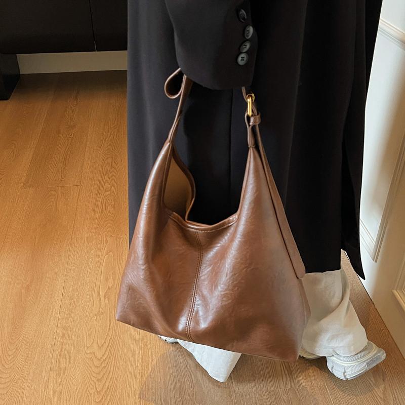 Vintage Commuter Large Capacity Bag Women's Soft Leather Shoulder Bag Underarm Tote Bag