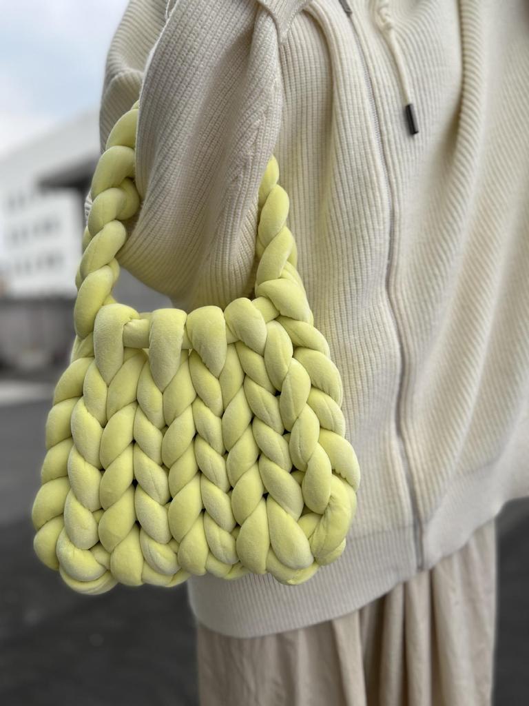 Xiaohongshu Velvet DIY Handmade Woven Crystal Yarn Handheld Messenger Bag