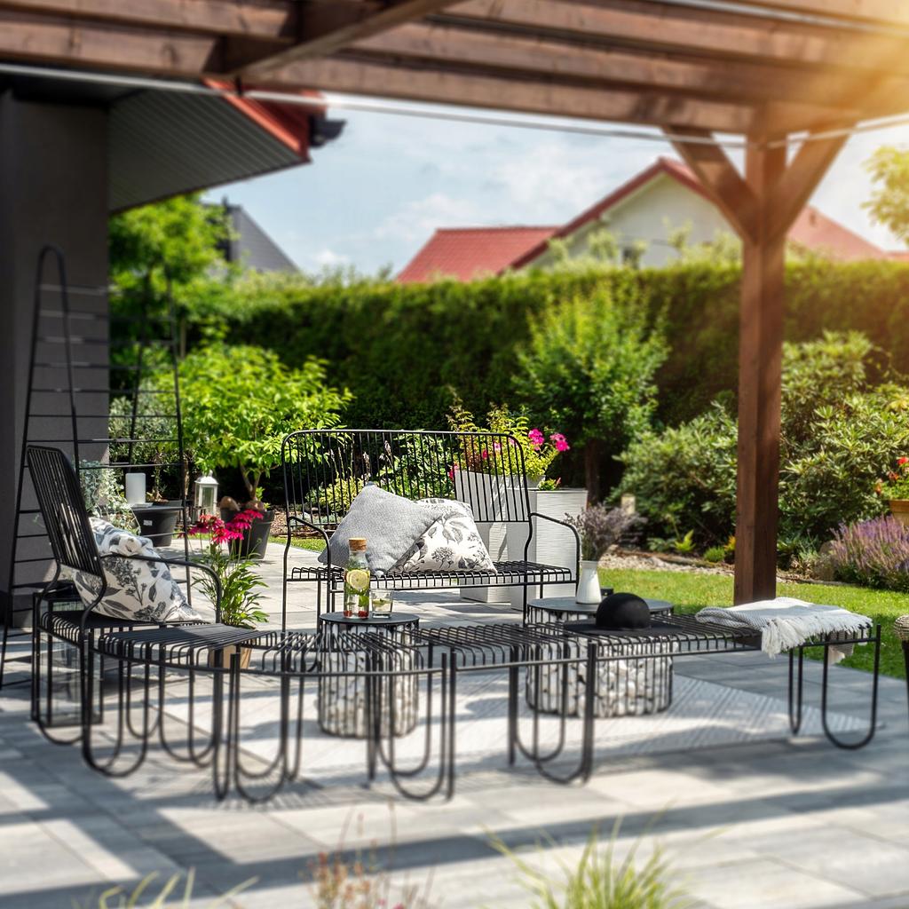 KADAX Gartenbank Parkbank mit Rückenlehne Metall für Terrasse Stabil Schwarz