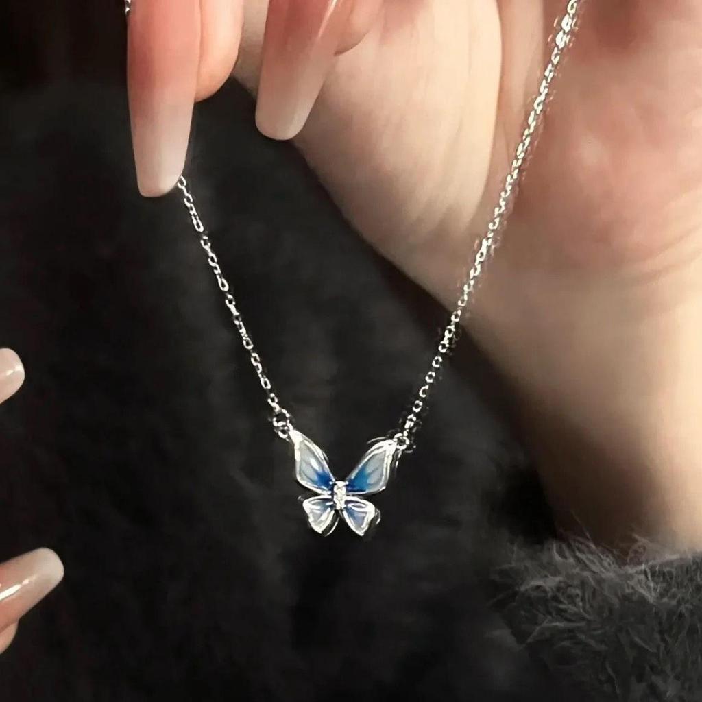 Gradient Blue Butterfly Clavicle Necklace – Elegant Design for Women, Perfect Valentine's Day Gift