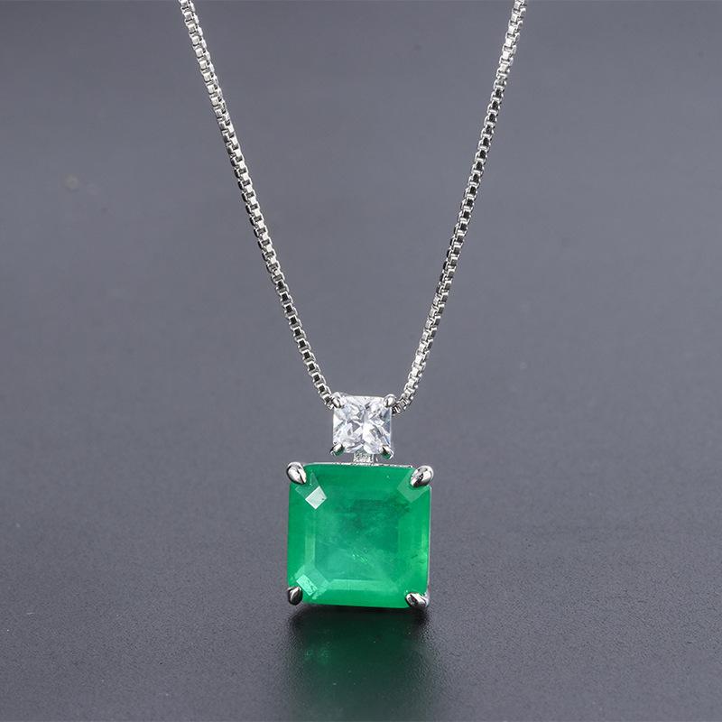 Jewelry Direct Sales Color Treasure Inlaid Simulation Emerald Pendant Retro Women'S Elegant Necklace