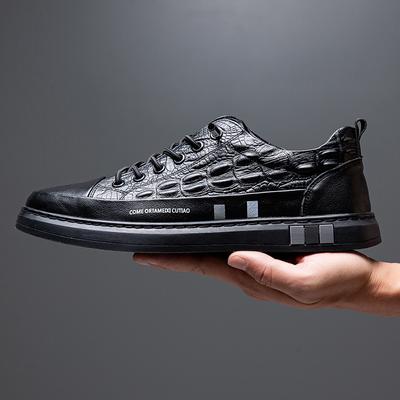 Schuhe aus Rindsleder der ersten Schicht Herren neue Krokodilmuster-Lederschuhe koreanische Version trendige Herren vielseitige lässige kleine weiße Schuhe Board-Schuhe Herren