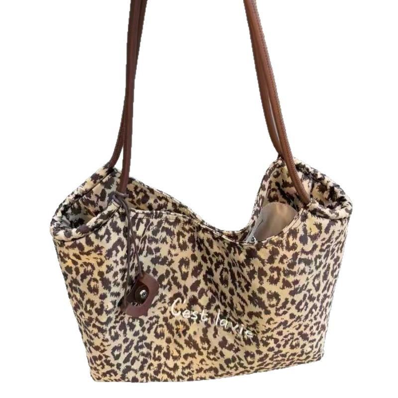 Canvas Leopard Print Large Capacity Crossbody Bag For Daily Fashion And Short Trips