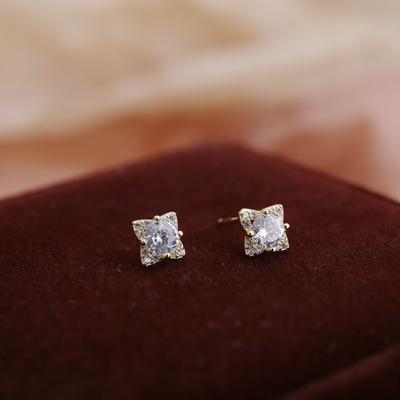 Sparkling Diamond Four-leaf Flower Earrings for Women  Simple  Fashionable  Exquisite  Diamond-shaped Earrings  Niche and Versatile Earrings