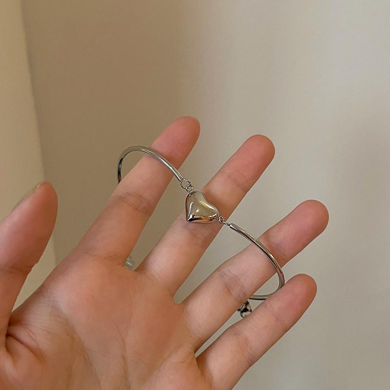 Bratara de ziua de nastere alb argintiu in forma de dragoste pentru femei