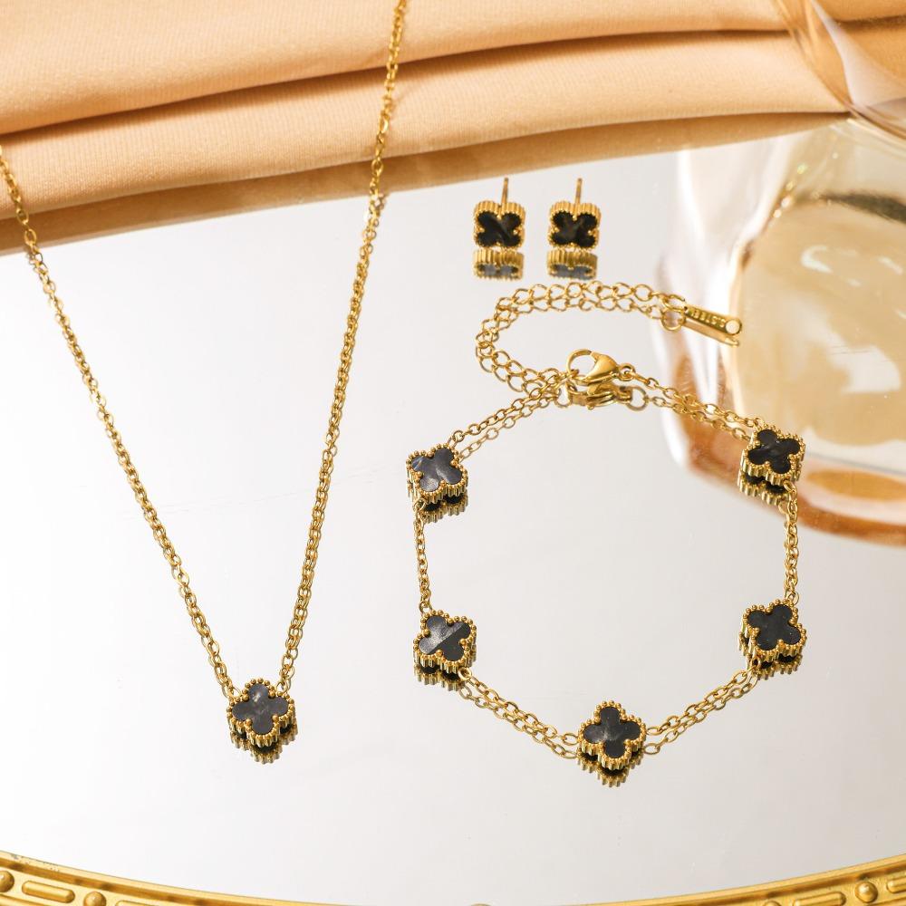 Titanium Steel Colorfast Four-leaf Clover Necklace Set for Women Fashionable and Elegant Light Luxury Clavicle Chain Bracelet