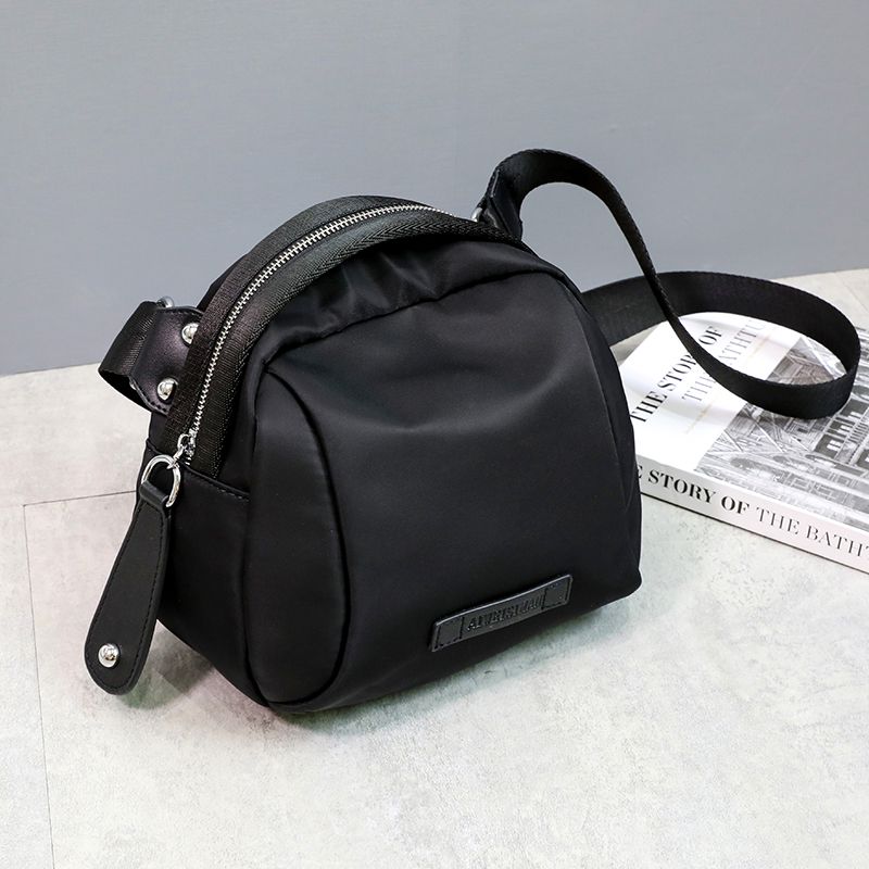 

Водонепроницаемый нейлон с коровьей кожей, универсальная наплечная сумка кроссбоди Black