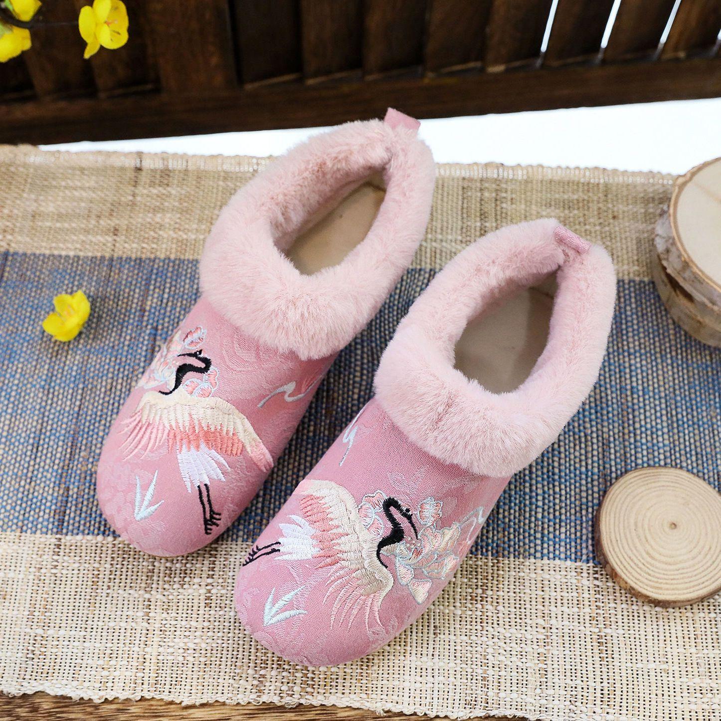 

Женские зимние ботинки, осенние, новые, с плюшевой внутренней подкладкой, женские тканевые туфли в стиле ретро, на низком каблуке, вышитые туфли в национальном стиле 40