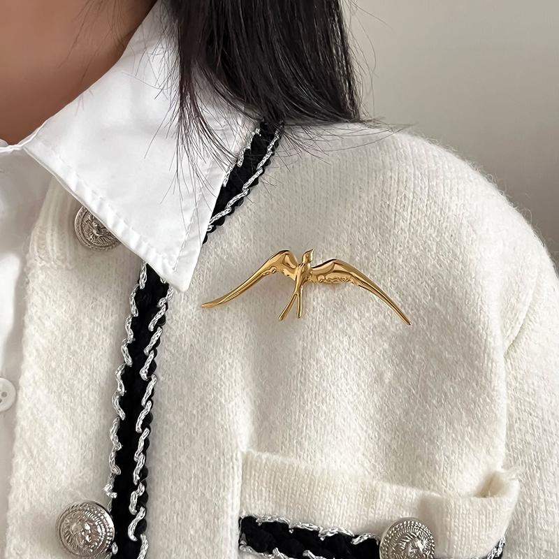 Spilla vintage rondine in acciaio inossidabile per donna Spille animali carini Spilla Distintivo da bavero Gioielli per feste Regalo
