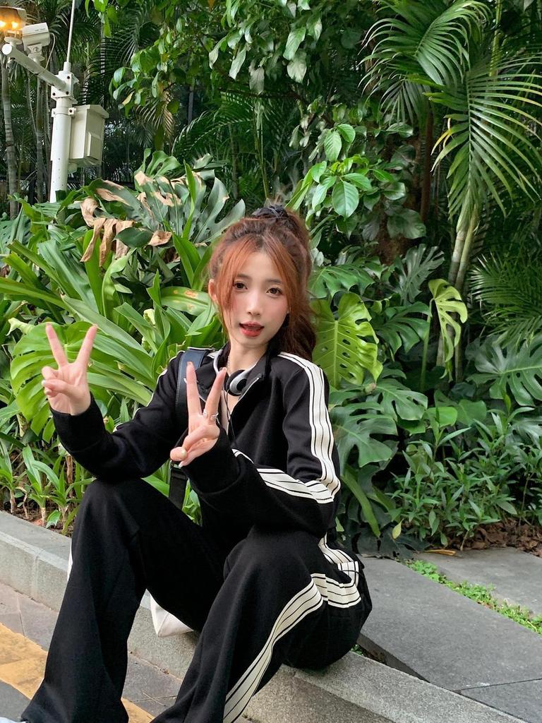 Women's Trendy Two-Piece Set: Velvet Cardigan Hoodie & Wide-Leg Pants for Autumn/Winter 2025 Fashion.