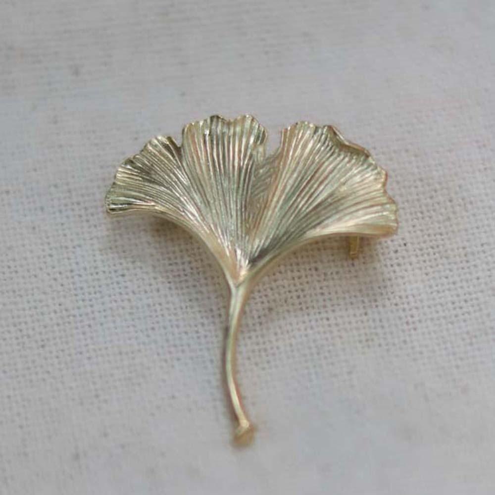 French Style Ginkgo Leaf Brooch Vintage Metal Glossy Corsage Ornament Long Leaf Pin  Women