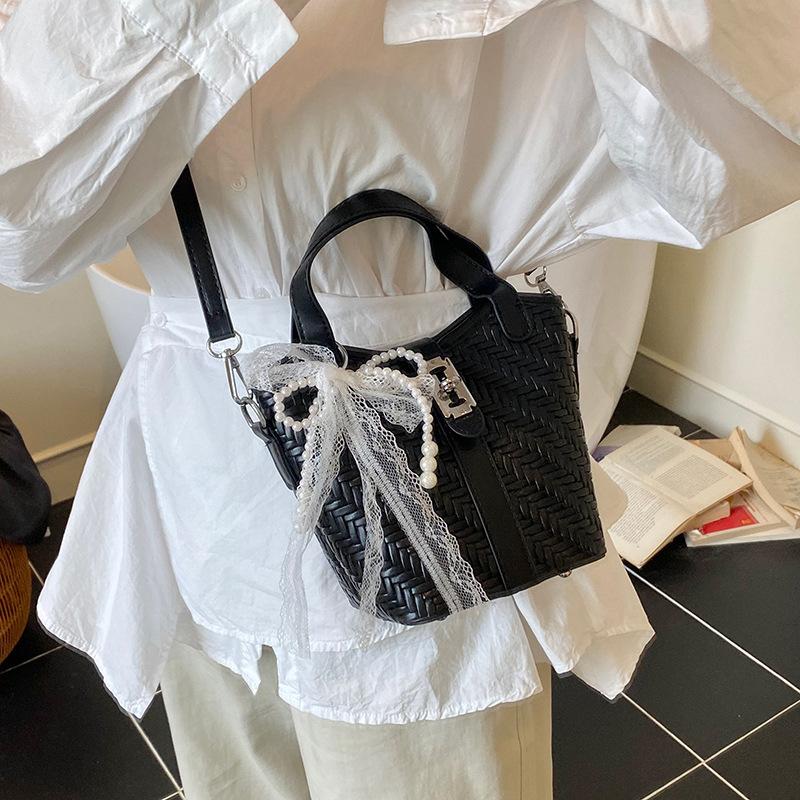 Premium Bag 2025 New Trendy Fashion Handbag Summer Popular Commuter Women's Bag Versatile Messenger Bucket Bag