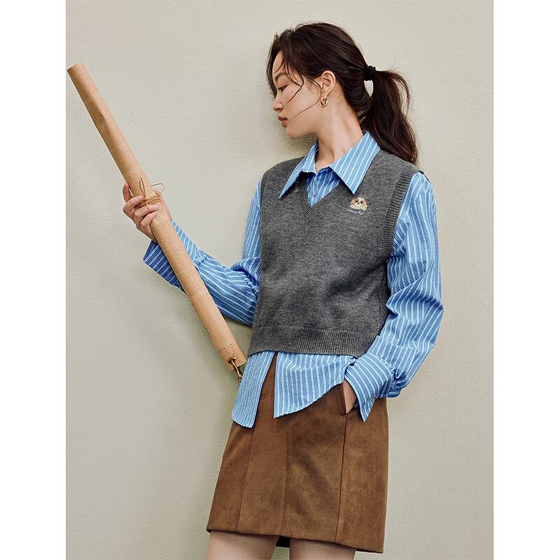 Yinman Women's Retro V-Neck Embroidered Knit Vest