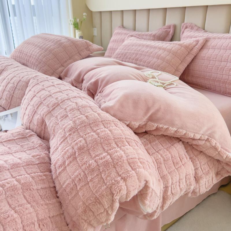 Rabbit Fleece Four-Piece Set, Thickened Milk Fleece Bed Sheet, Coral Fleece Quilt Cover, Three-Piece Flannel Bed Hat On The Bed