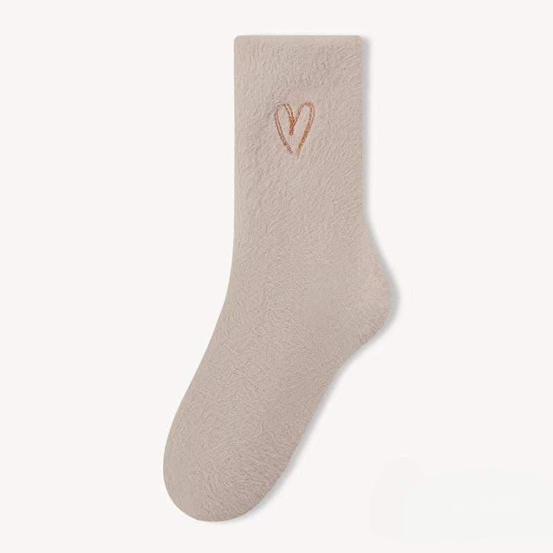 Embroidered Medium Length Socks Women's Autumn Fashion Love Fresh Sweat Absorbing Breathable Black White Girl Socks