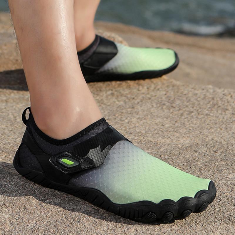 Modă Bărbați Apă Pantofi Desculți Pantofi de Plajă Uscare Rapidă Sandale Sport pentru Drumeții Design Gradient Casual Exterior Confortabili Pantofi de Antrenament