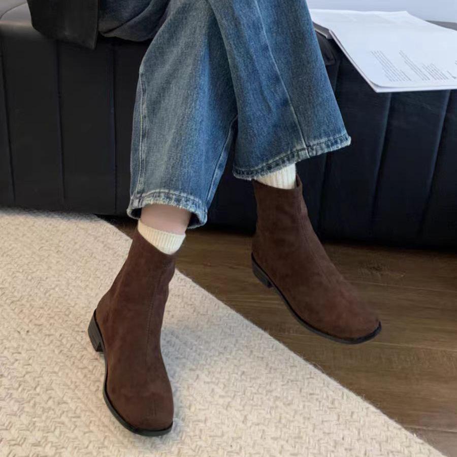 Damen Wildleder Stiefeletten: Klobiger Absatz, Eckige Zehenpartie, Retro-Stil (Herbst 2025)