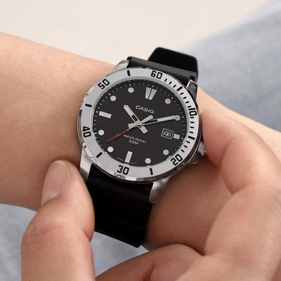 Diverlook Black Marlin Schwarze runde sportliche Urethan-Armbanduhr