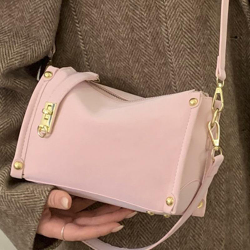 A Retro Chain Soft Leather Box Bag with A High Level of Appearance, Fashionable, Casual and Simple Single-shoulder Bag