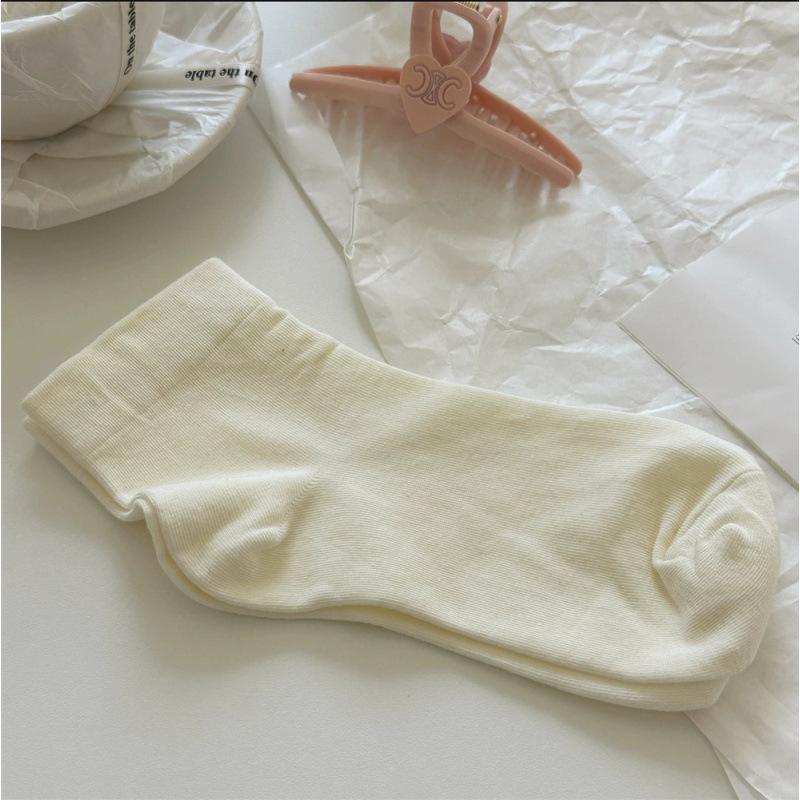 

Basic Black and White Mid-Calf Cotton Socks with Loose Cuffs for Spring and Summer One Size for Women 35-40 кремовый/белый