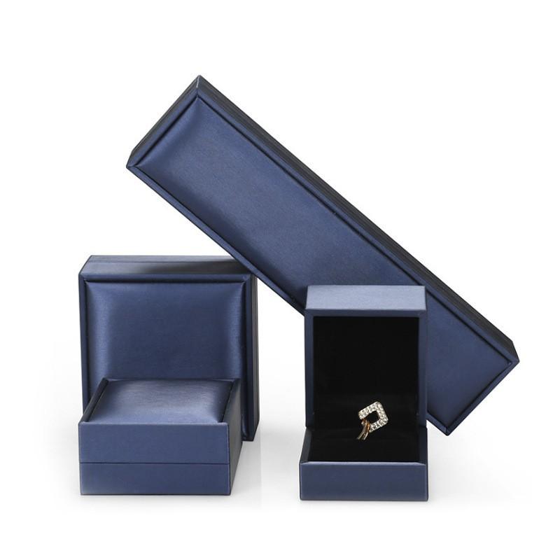 Elegant Brushed PU Jewelry Box Rings Necklaces Bracelets Pendants Vintage Style Storage Organizer