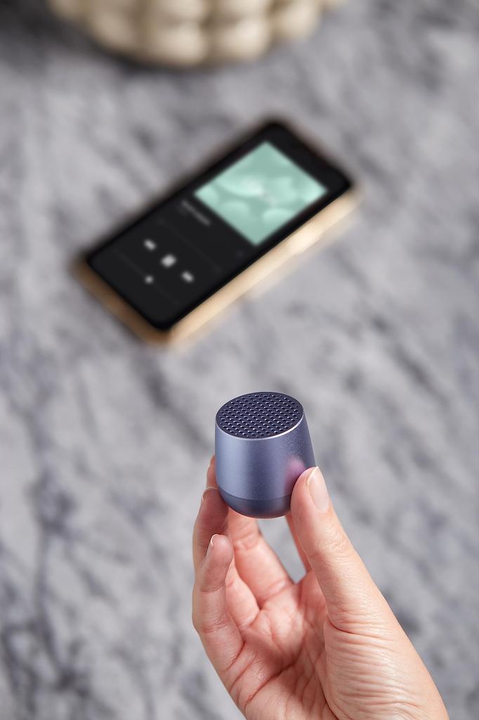 LEXON Wireless Speaker Light Up To 3 Hours of Continuous Playback C Wireless Charging Connects To 2 Devices Microphone Selfie Shutter Function Mino+